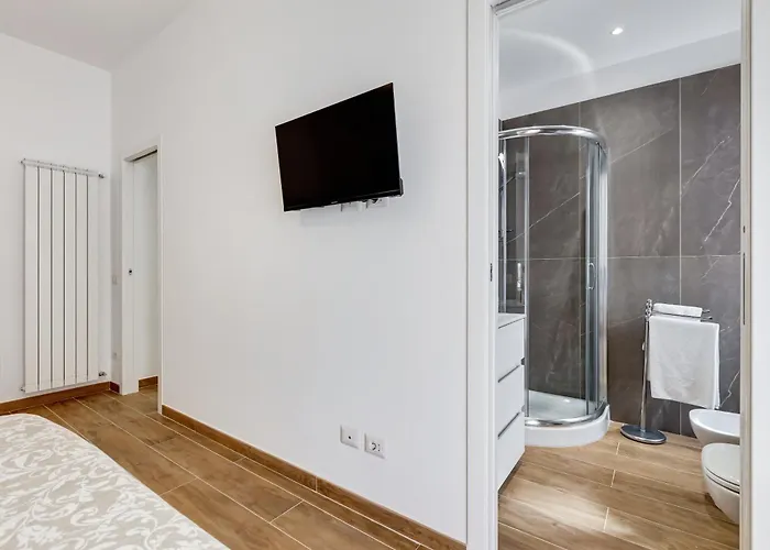 Vatican With 2 Bathrooms And Terrace Apartment *