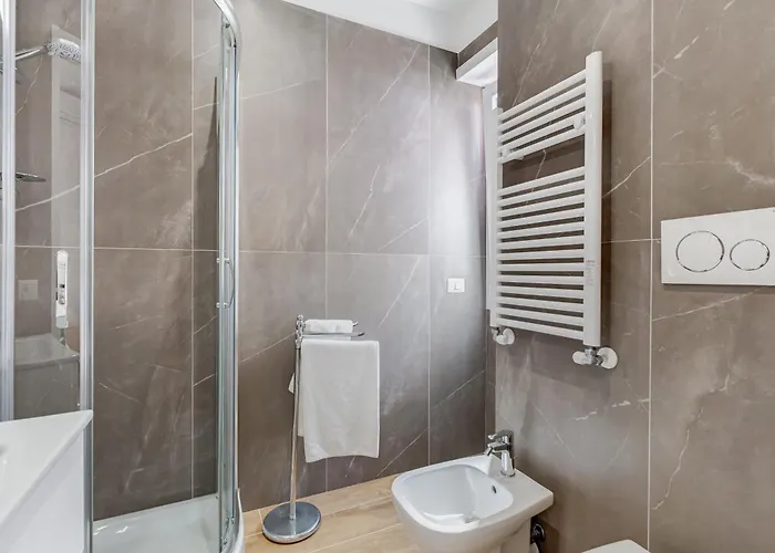 Vatican With 2 Bathrooms And Terrace *