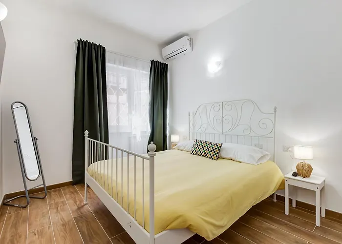Vatican With 2 Bathrooms And Terrace Apartment