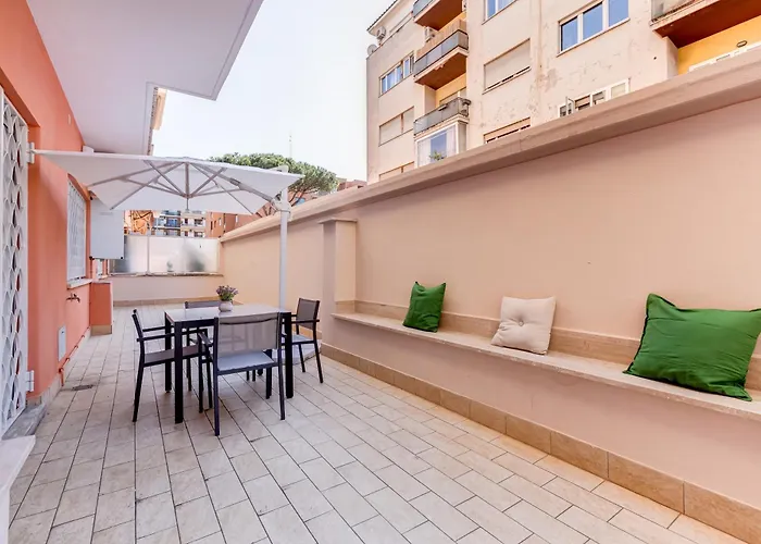 Vatican With 2 Bathrooms And Terrace Apartment