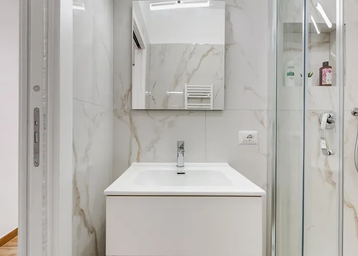 Vatican With 2 Bathrooms And Terrace Apartment *