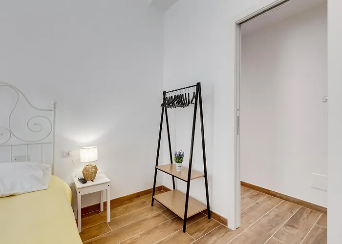 Vatican With 2 Bathrooms And Terrace Apartment *
